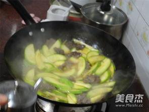 小瓜怎么炒吃牛肉,家常美味，营养满分