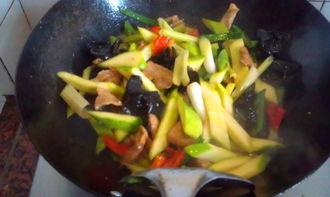 小瓜怎么炒吃牛肉,家常美味，营养满分