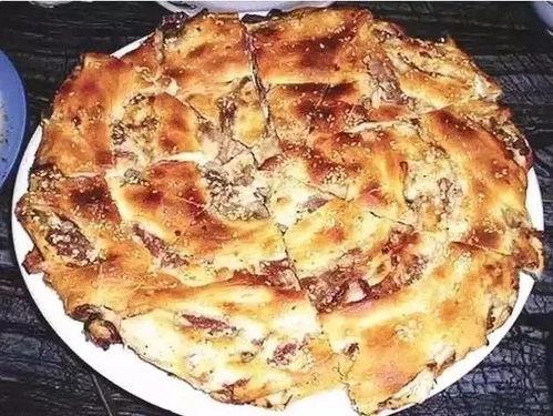 新疆人吃馕吃瓜图片,馕香瓜甜，共享民族美食盛宴