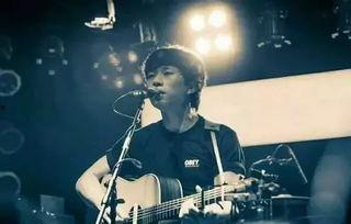 赵雷吃瓜照片,捕捉娱乐圈最新热点