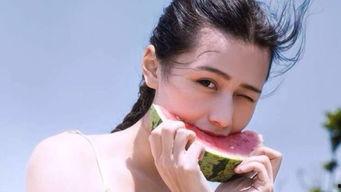 吃瓜伤感图片大全,伤感图片背后的故事与情感共鸣